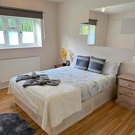 303 Alexandra Avenue Ha2 9Dx Διαμέρισμα Pinner Εξωτερικό φωτογραφία